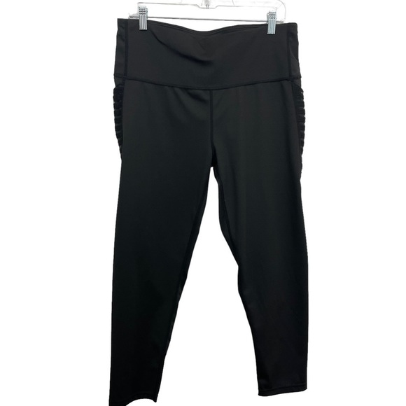 Black Leggings with Sleek Fit and Versatile Style - Picture 1 of 6